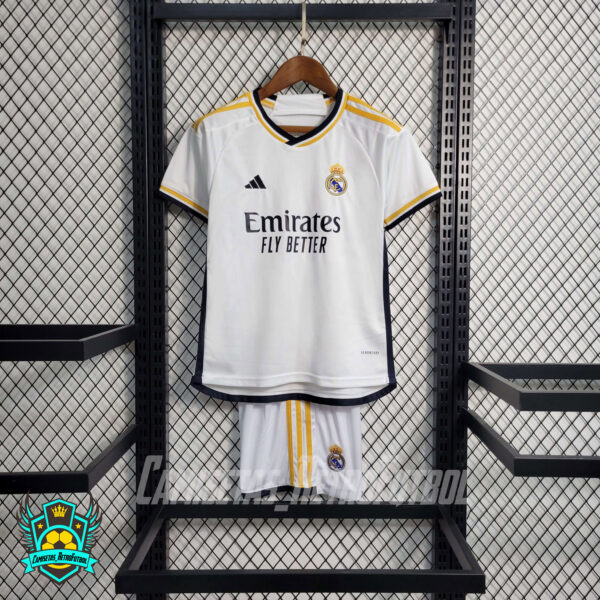 Camiseta y pantalón niños Real Madrid CF 2023/2024 Local