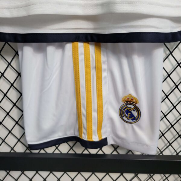 Camiseta y pantalón niños Real Madrid CF 2023/2024 Local