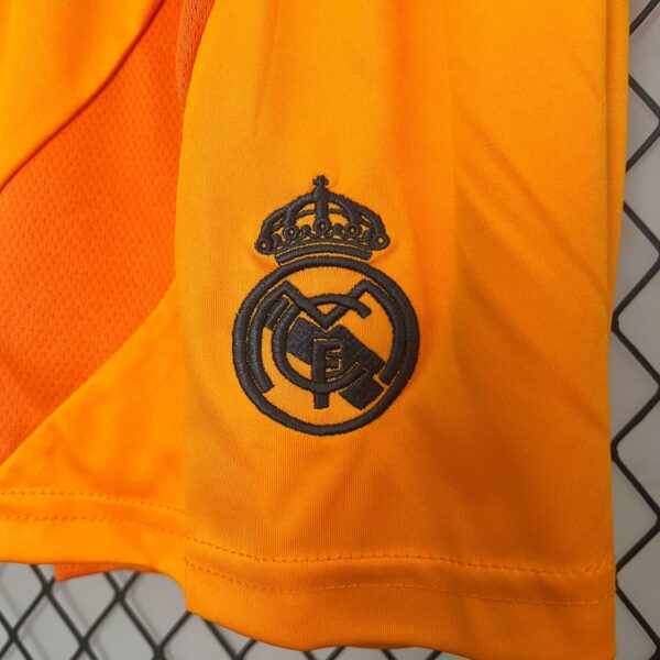 Camiseta y pantalón niños Real Madrid CF 2024/2025 Visitante